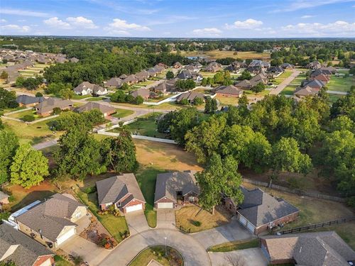 1718 Bridlewood Court, Shawnee, OK, 74804 | Card Image