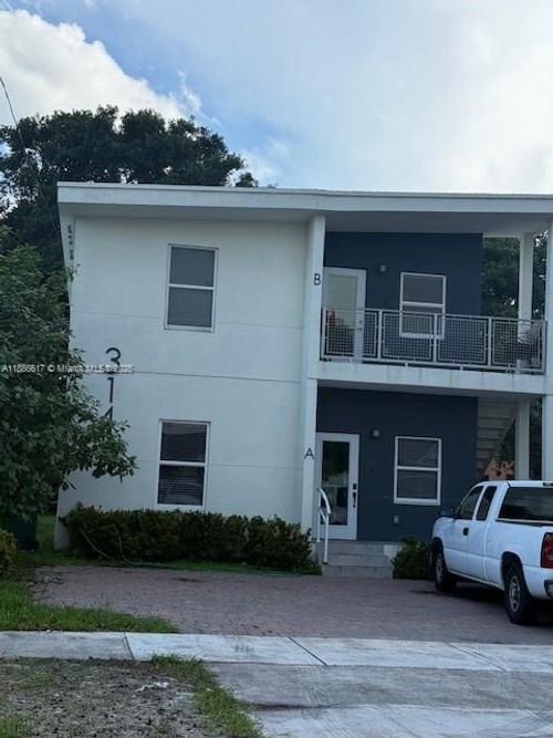 a-3146 Nw 32nd St, Miami, FL, 33142-5711 | Card Image