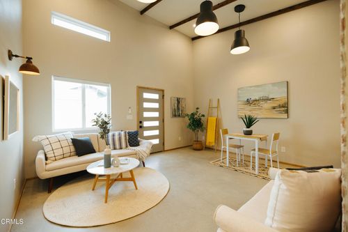 101-187 W Park Row Ave, Ventura, CA, 93001-1835 | Card Image