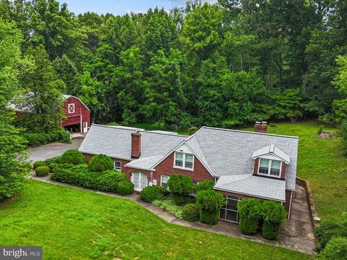 10622 Vale Rd, OAKTON, VA, 22124-1520 | Card Image