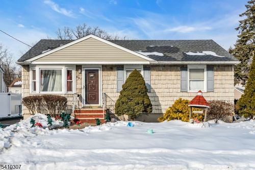 693 Hemlock St, Rahway, NJ, 07065-2301 | Card Image