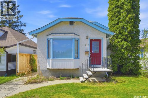 217 Av M N, Saskatoon, SK, S7L2S2 | Card Image