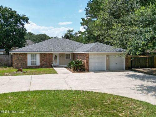 7922 Ewa Ct, Diamondhead, MS, 39525-3604 | Card Image