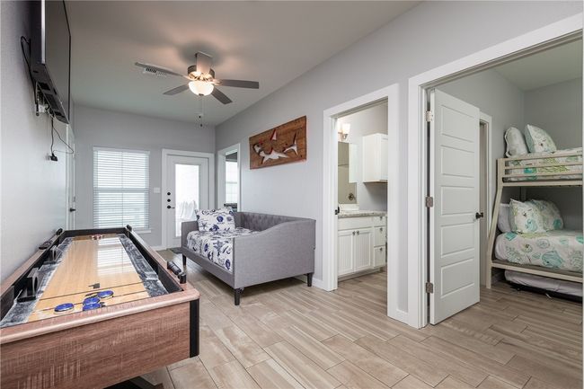 UNIT-402 - 1701 Station St, Townhouse with 3 bedrooms, 3 bathrooms and 2 parking in Port Aransas TX | Image 4