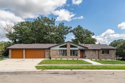 2242 2nd Ave Sw, Rochester, MN, 55902-2225 | Card Image