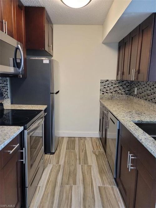 190-4-190 Santa Clara Dr, NAPLES, FL, 34104-5440 | Card Image