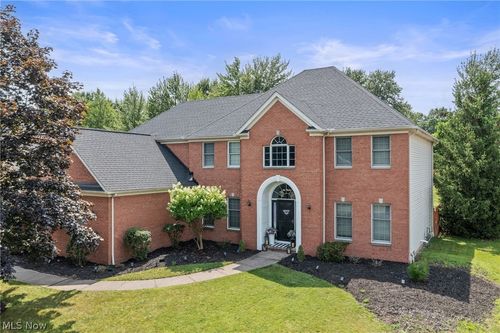 8412 Windsor Way, Broadview Heights, OH, 44147-1788 | Card Image