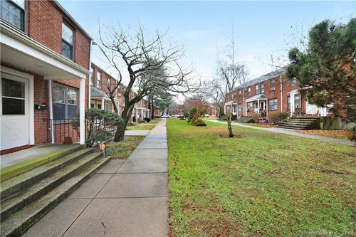 11-11 Nob Hill Cir, Bridgeport, CT, 06610-1815 | Card Image