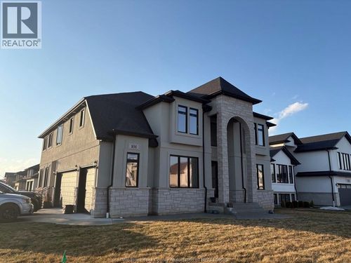 upper-101 Bonnet, Amherstburg, ON, N9V3T4 | Card Image