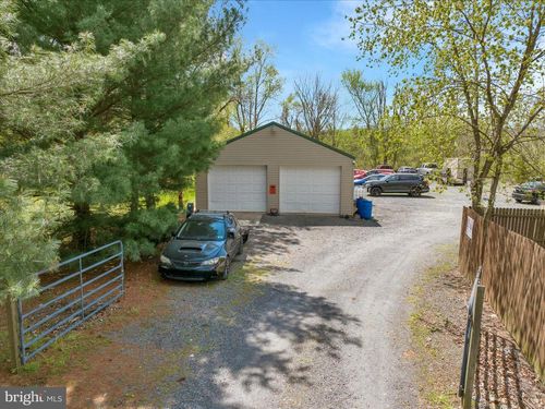 1538 Ben Franklin Hwy E, DOUGLASSVILLE, PA, 19518-1936 | Card Image
