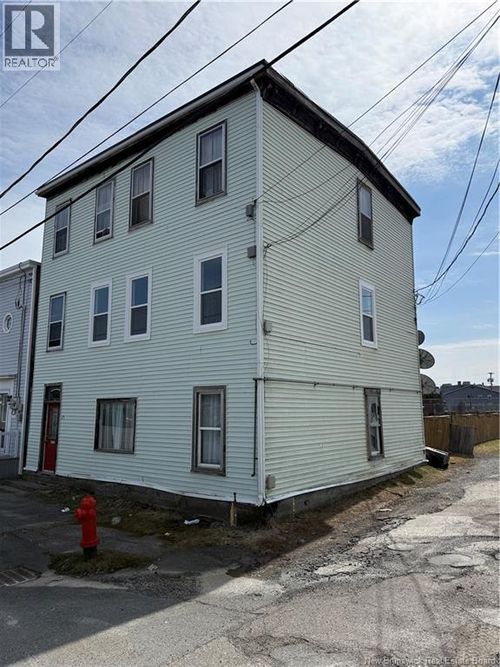 25 Meadow St, Saint John, NB, E2K4E9 | Card Image