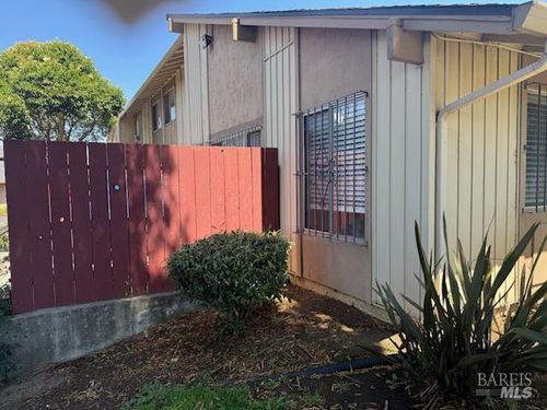 1-472 Corcoran Ave, Vallejo, CA, 94589-3736 | Card Image