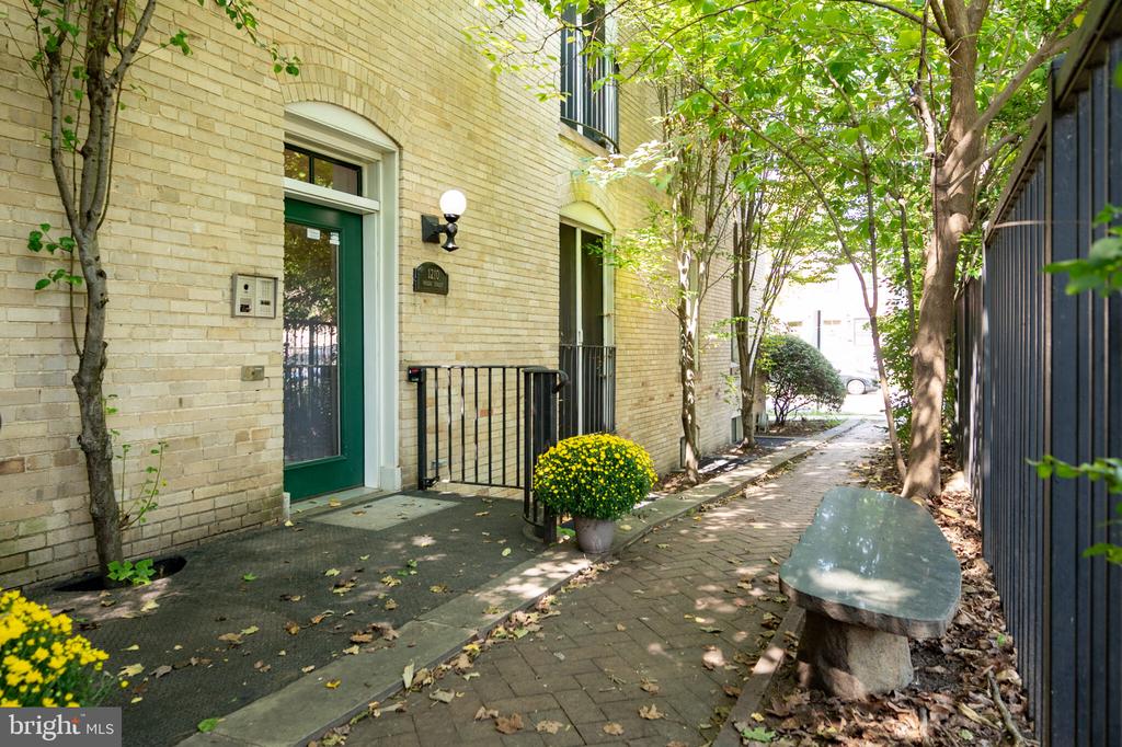 Residential Lease in ALEXANDRIA 5