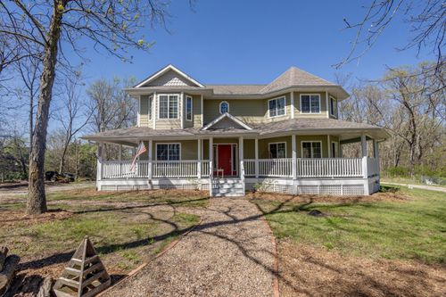 16580 N Willet Rd, CENTRALIA, MO, 65240-3707 | Card Image