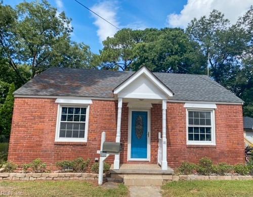 18 N Colin Dr, Portsmouth, VA, 23701-2017 | Card Image