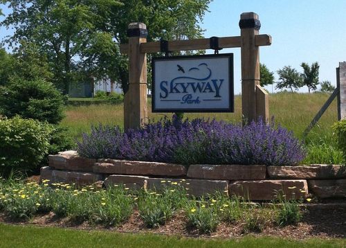 lt48-792 Skypark Drive, Hartford, WI, 53027 | Card Image