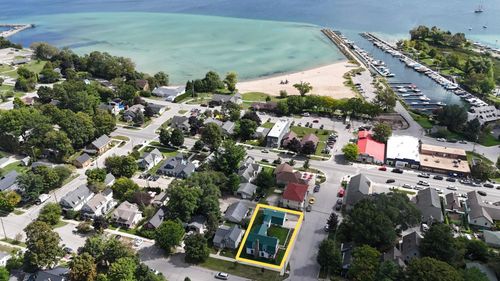 118 W Adams St, Suttons Bay, MI, 49682-5119 | Card Image