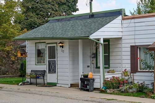 117 Front St, New Dundee, ON, N0B2E0 | Card Image