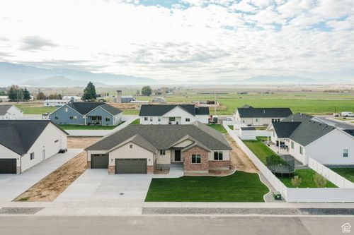 732 E 750 S, Preston, ID, 83263-4709 | Card Image