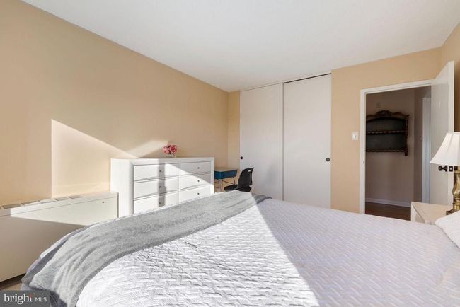 APT-1822N - 5500 Friendship Blvd, Condo with 2 bedrooms, 2 bathrooms and null parking in CHEVY CHASE MD | Image 34