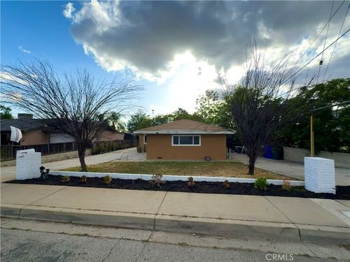 12426 2nd St, Yucaipa, CA, 92399-4216 | Card Image