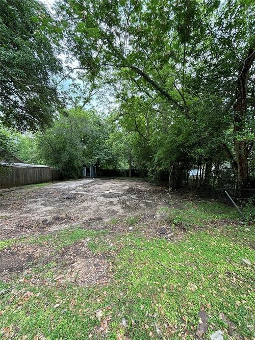 309 W Holly St, Woodville, TX, 75979-5207 | Card Image