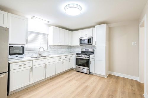 1315 Scott St, La Marque, TX, 77568-5743 | Card Image