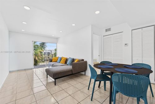 apt-404-8250 Byron Ave, Miami Beach, FL, 33141-4930 | Card Image