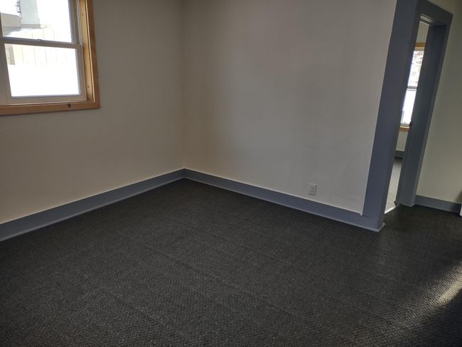 Upstairs landing possible office | Image 39
