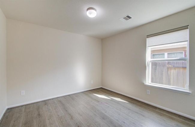 second bedroom. | Image 30