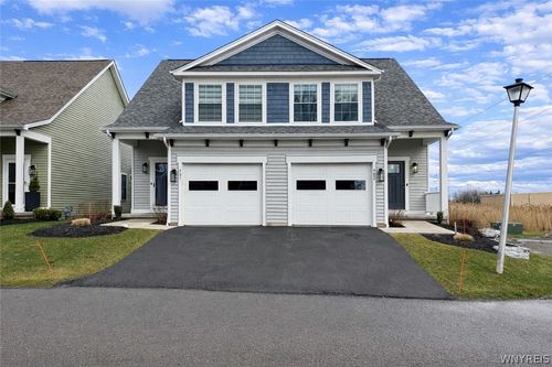 902 Carriage Ln, West Seneca, NY, 14224-2694 | Card Image