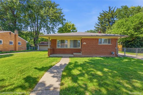 35313 Weideman St, Clinton Township, MI, 48035-5203 | Card Image