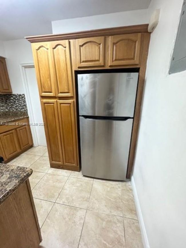 APT-3 - 619 Anastasia Ave, Condo with 2 bedrooms, 1 bathrooms and null parking in Coral Gables FL | Image 6