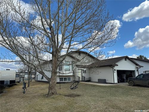331 4th St, North Weyburn, SK, S0C1X0 | Card Image