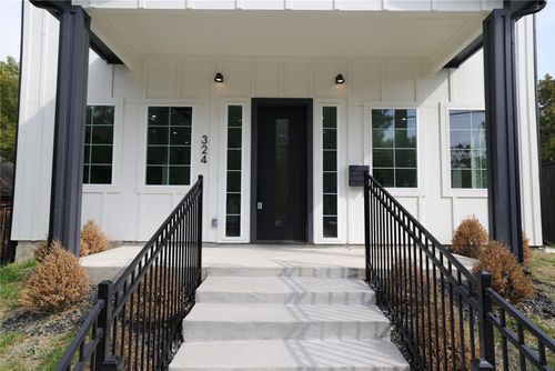 324 N Patton Ave, Dallas, TX, 75203-1637 | Card Image