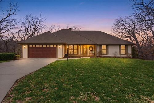 812 High Dr, Excelsior Springs, MO, 64024-2719 | Card Image