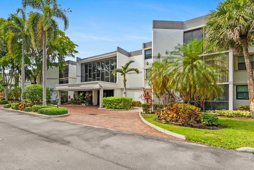 apt-211-16401 Golf Club Rd, Weston, FL, 33326-1672 | Card Image