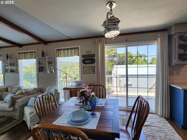 Kitchen/Nook-Eating Area | Image 13