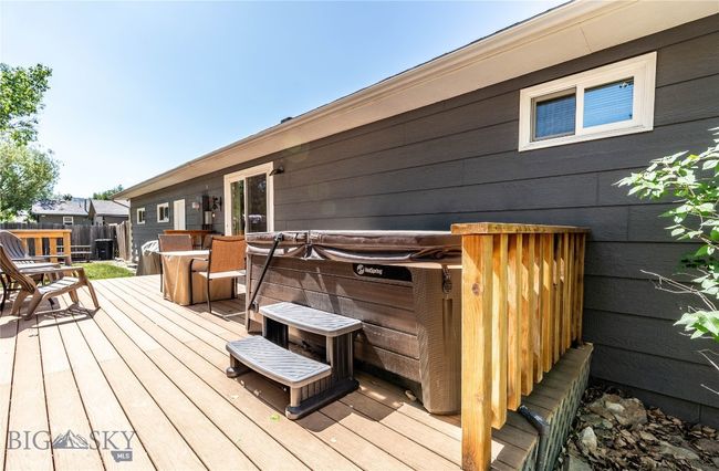 Spacious Deck with Spa and Sauna | Image 34