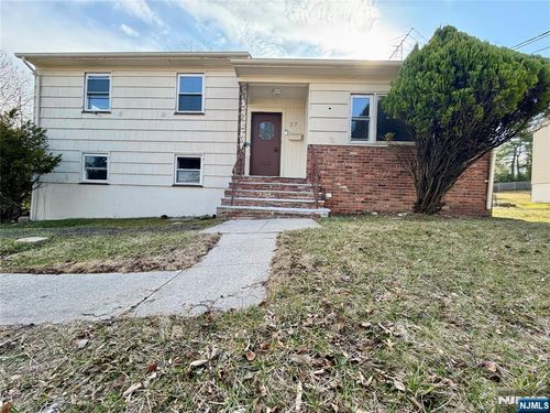 27 Old Short Hills Rd, West Orange, NJ, 07052-1020 | Card Image