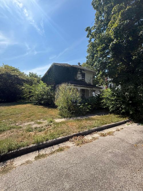 52 E 2nd St, West Alexandria, OH, 45381-1224 | Card Image