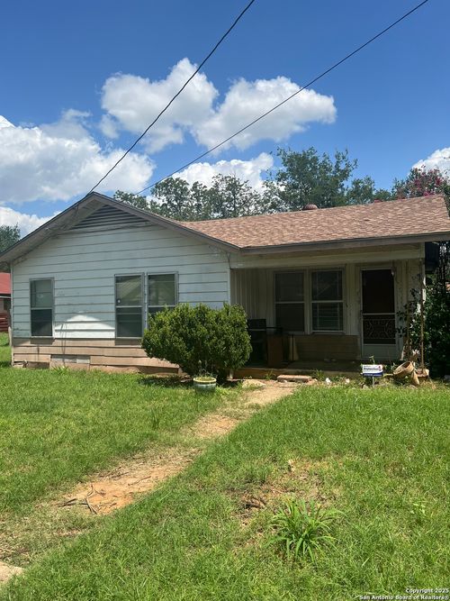 110 S Woodlawn St, Pearsall, TX, 78061-1723 | Card Image
