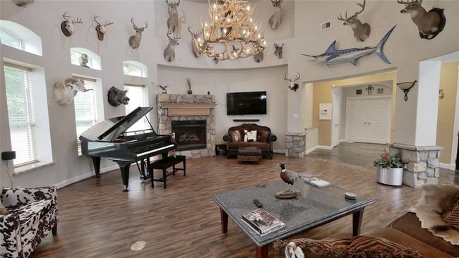 Great Room off the Kitchen area | Image 21