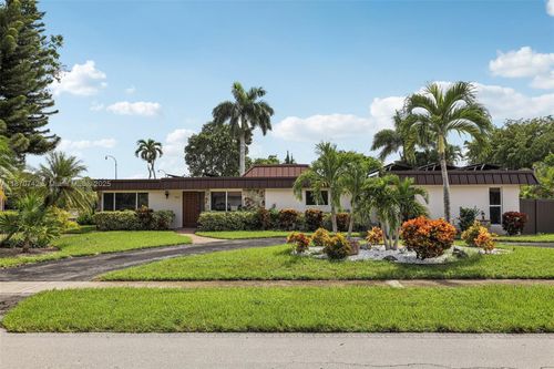 20 W Tropical Way, Plantation, FL, 33317-3323 | Card Image