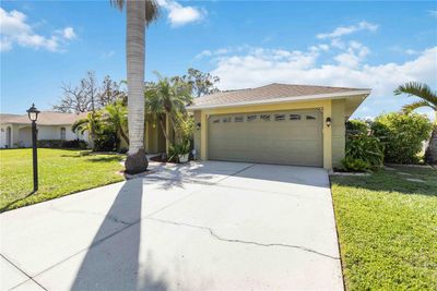 7724 37 Th Street E, House other with 3 bedrooms, 2 bathrooms and null parking in Sarasota FL | Image 3