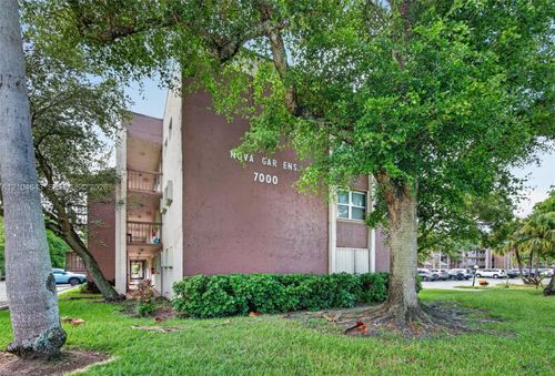 301e-7000 Nova Dr, Davie, FL, 33317-7130 | Card Image