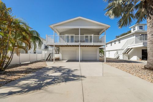 2804 Avenue C, HOLMES BEACH, FL, 34217-2122 | Card Image