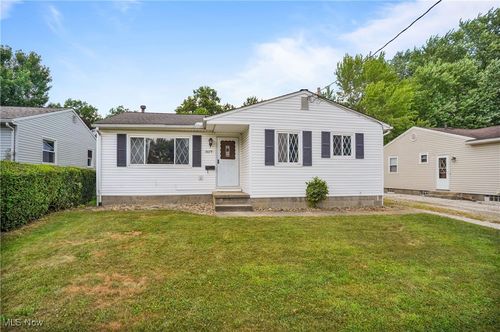 3679 Louise St, Mogadore, OH, 44260-1117 | Card Image