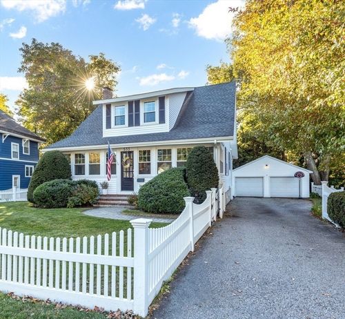 533 Chestnut St, Needham, MA, 02492-2857 | Card Image