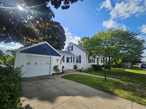 11 Jones Ave, Pawtucket, RI, 02861-4411 | Card Image